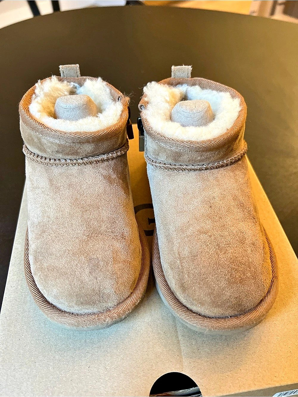 UGG Classic Ultra Mini Kids Boots Chestnut Brown Little Kids Size 11
